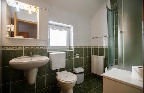 Danes House | Domeniul Dracula Daneș