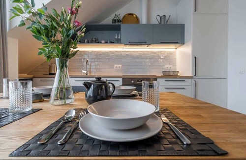 Old Town Apartment | Domillion 2bdr New Oriental apt free parking N2a12
