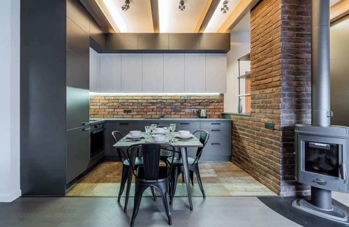 Old Town Apartment | Domillion cozy 3bdr apt in oldtown P364b