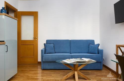 Rione XIV Borgo Apartment | Domus Alberico 11 (Vaticano)