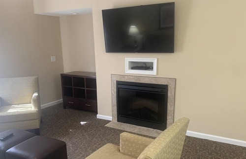 Berkeley House | ❤️ Don't Miss This One! Resort 4BDR townhouse, minutes from action. From $379. ♥