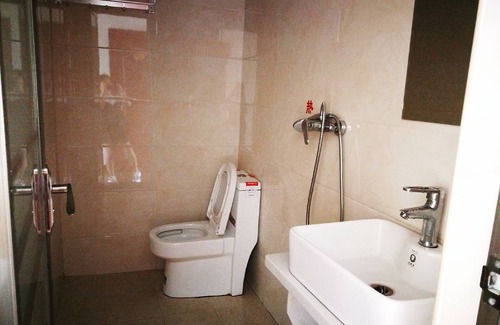 Beihu District House | DONG JIANG HU XIANG CUN DA WAN CAI Hotel