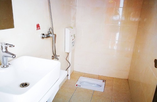 Beihu District House | DONG JIANG HU XIANG CUN DA WAN CAI Hotel