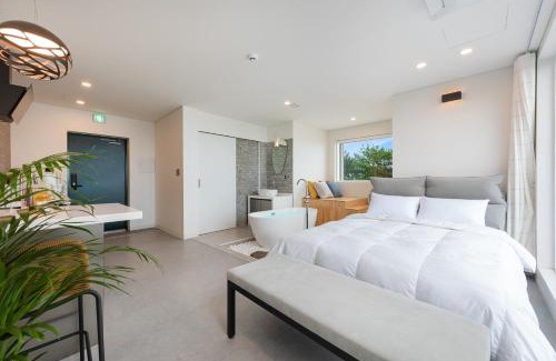 Donghae House | Donghae 828 Spa Pension A