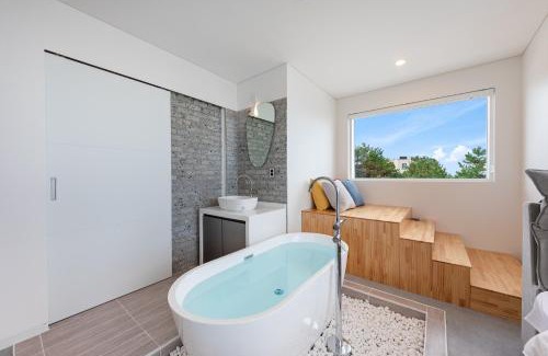 Donghae House | Donghae 828 Spa Pension A