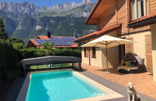 Quarten House | Doodle's Amazing Chalet -Walensee - Flumserberg - Churfirsten - Heidiland - Pool - Sauna