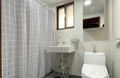 Sinsu-dong Apartment | [Dopiso] 2 mins from Hapjeong Station/3 Room/Beam Projector & Retro Game Machine