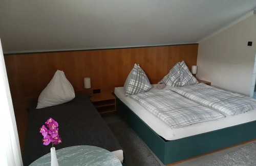 Klagenfurt am Woerthersee House | Doppelzimmer, Dusche Oder Bad, WC, 1 Schlafraum - Pension Biedermann