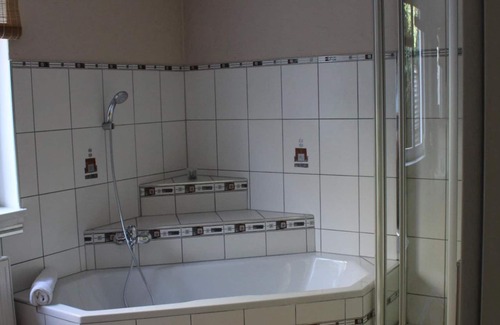 Klagenfurt am Woerthersee House | Doppelzimmer, Dusche Oder Bad, WC, 1 Schlafraum - Pension Biedermann