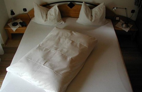 Klagenfurt am Woerthersee House | Doppelzimmer, Dusche Oder Bad, WC, 1 Schlafraum - Pension Biedermann