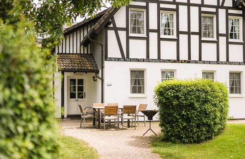 Niederberndorf House | Doppelhaus - Dreifachhexe