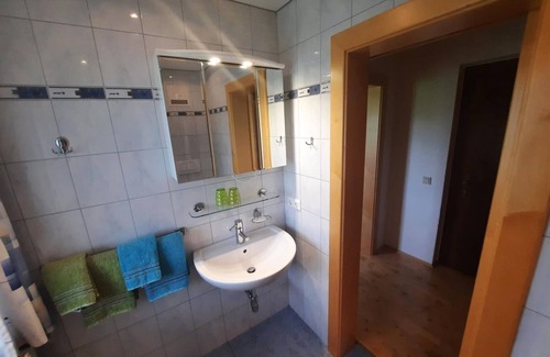 Feldkirchen in Kaernten Other | Doppelzimmer, Dusche, WC, Bergseite - Pension Hecher
