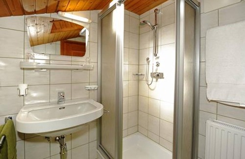 Rauris Bed & Breakfast | Doppelzimmer, Dusche, WC - Gästehaus Winkler