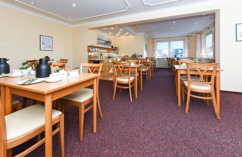 Esens Cottage | Doppelzimmer Helgoland - Pension Nordkap in Bensersiel