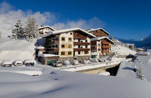 Lech am Arlberg House | Doppelzimmer mit Bad u. Balkon 18 - 20 m² - Hotel Felsenhof Garni