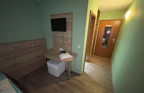Ottenhausen Apartment | Doppelzimmer mit Balkon - Gästehaus Rössle 3