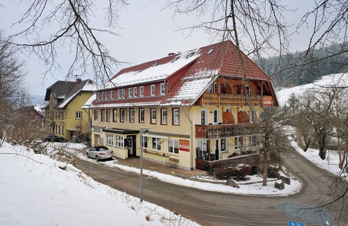 Sankt Georgen im Schwarzwald Apartment | 'Doppelzimmer Ohne Balkon 26' with Shared Garden and Wi-Fi