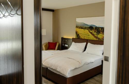 Weikersdorf am Steinfelde Hotel | Dorfmeister Business Hotel B&B