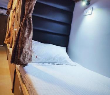 Marol Hostel | DORMITORY WORLD AC 24 HOURS