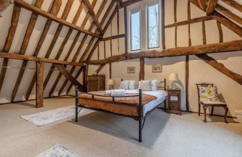 Bray on Thames House | Dorney,Windsor Family Getaway with Hot Tub
