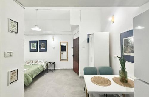Old North Apartment | Dotan's Place By The Beach!