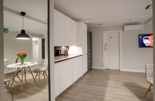 Wlochy Apartment | double bed, private bathroom, AC, fast wifi