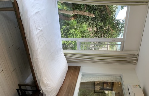 Islands District House | Double bed room with balcony 東涌鄉村雙人露台房
