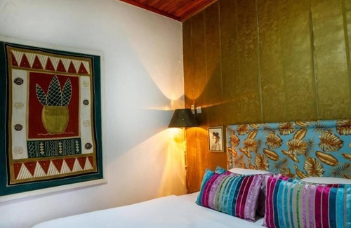 Moshi Bed & Breakfast | Double En-Suite room in Amans Luxury Villa with private pool