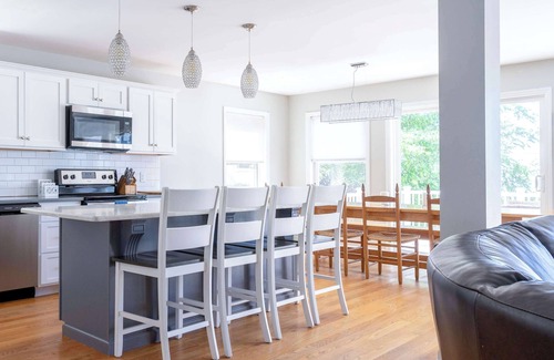 Easton's Point House | Double lot walk to beach 5 bed 7 bath, large yard
