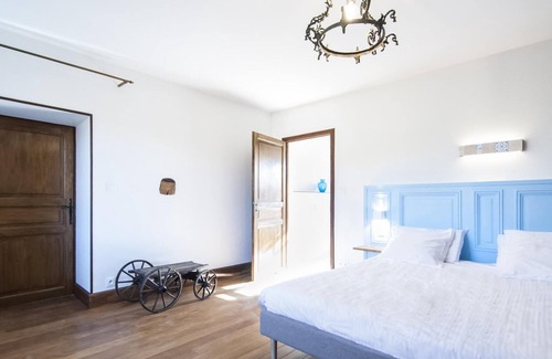 Eguilly Bed & Breakfast | Double room-Deluxe-Ensuite-Garden view-Avec Hammam