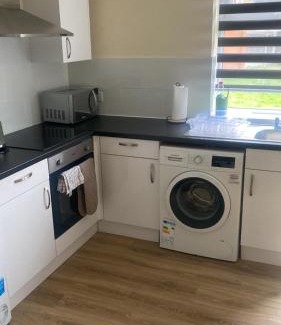 Elm Park House | Double room in a shared house