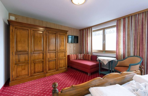 Schnepfau House | Double room, shower, WC, 1 bedroom - Berghaus Kanisfluh