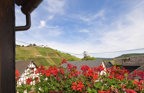 Punderich Apartment | Double room shower /WC Nunner garden - Kühn, Ingrid