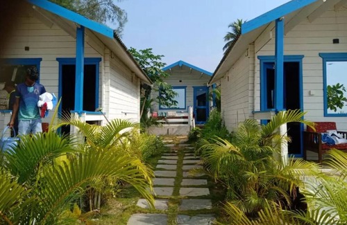 Agonda House | Double Room with Balcony and Sea View