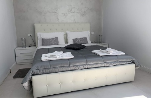 Trento Old Town House | Double room with en suite bathroom