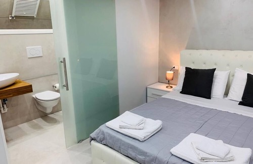 Trento Old Town House | Double room with en suite bathroom