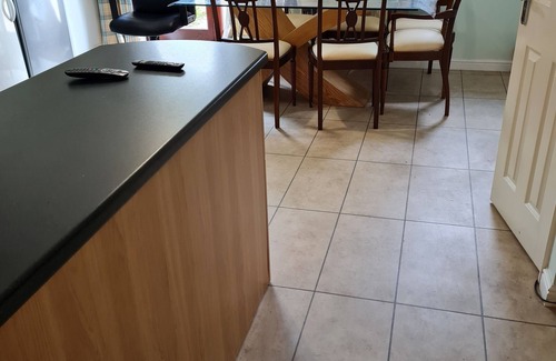 Sherborne St. John Apartment | Double Room with Super King Bed and Beautiful Bathroom