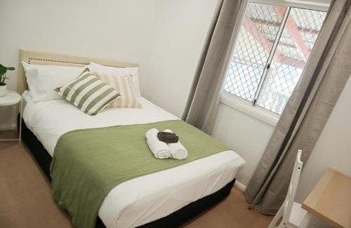 Auburn House | Double room with shared bathoom