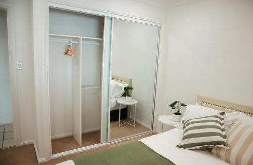 Auburn House | Double room with shared bathoom