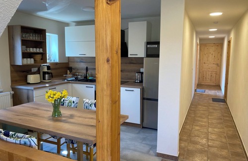 Cossebaude Condo | Double room with shared kitchen in the HofPAUSE