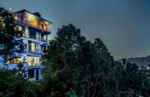 Kasauli Apartment | Double Room with Terrace - The Terrace Retreat by StayVuesn