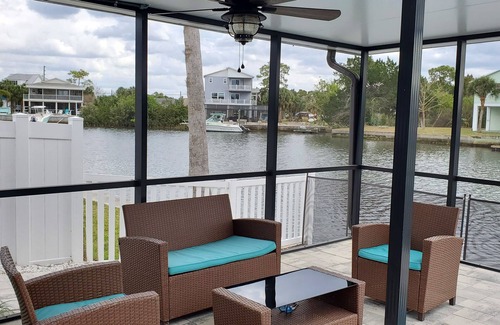 Spring Hill House | Double Waterfront Property with Amazing Views & Private Pool