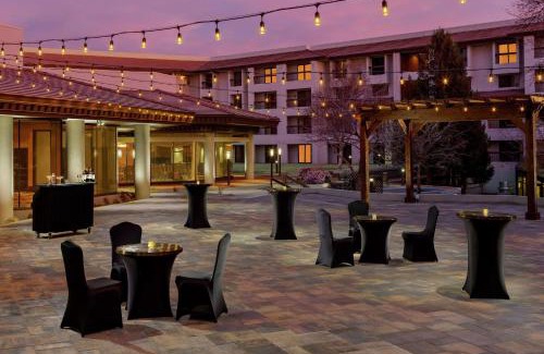 Southwest Colorado Springs Hotel | DoubleTree by Hilton Colorado Springs