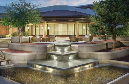 Southwest Colorado Springs Hotel | DoubleTree by Hilton Colorado Springs