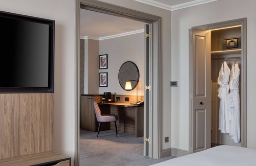 Stone Hotel | DoubleTree by Hilton Dartford Bridge