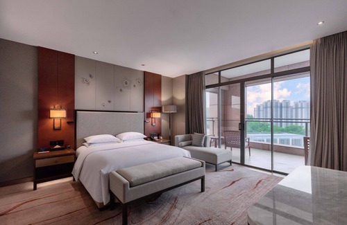 Guangzhou Science City Hotel | DoubleTree by Hilton Guangzhou Science City-Free Shuttle Bus Service During Canton Fair Period