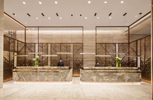 Longhua District Hotel | DoubleTree by Hilton Hotel Shenzhen Longhua, Near Huawei, Foxcnn, Shenzhen North Railway, Uniwalk & Uniworld Shopping Mall, Sam's Club