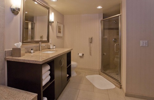 Montebello Hotel | DoubleTree by Hilton Los Angeles - Rosemead