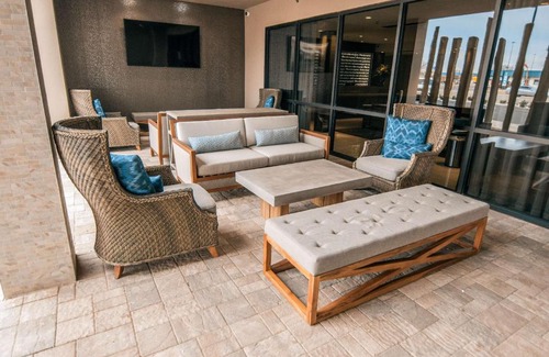 Downtown Hotel | Doubletree By Hilton Lubbock - University Area