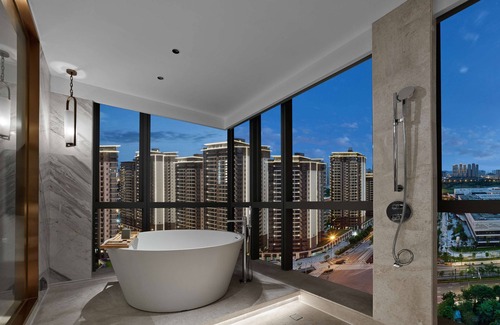 Liangqing District Hotel | DoubleTree by Hilton Nanning Wuxiang